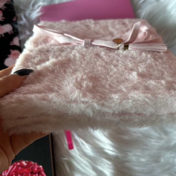 Notebooks - Picture 4 of 10